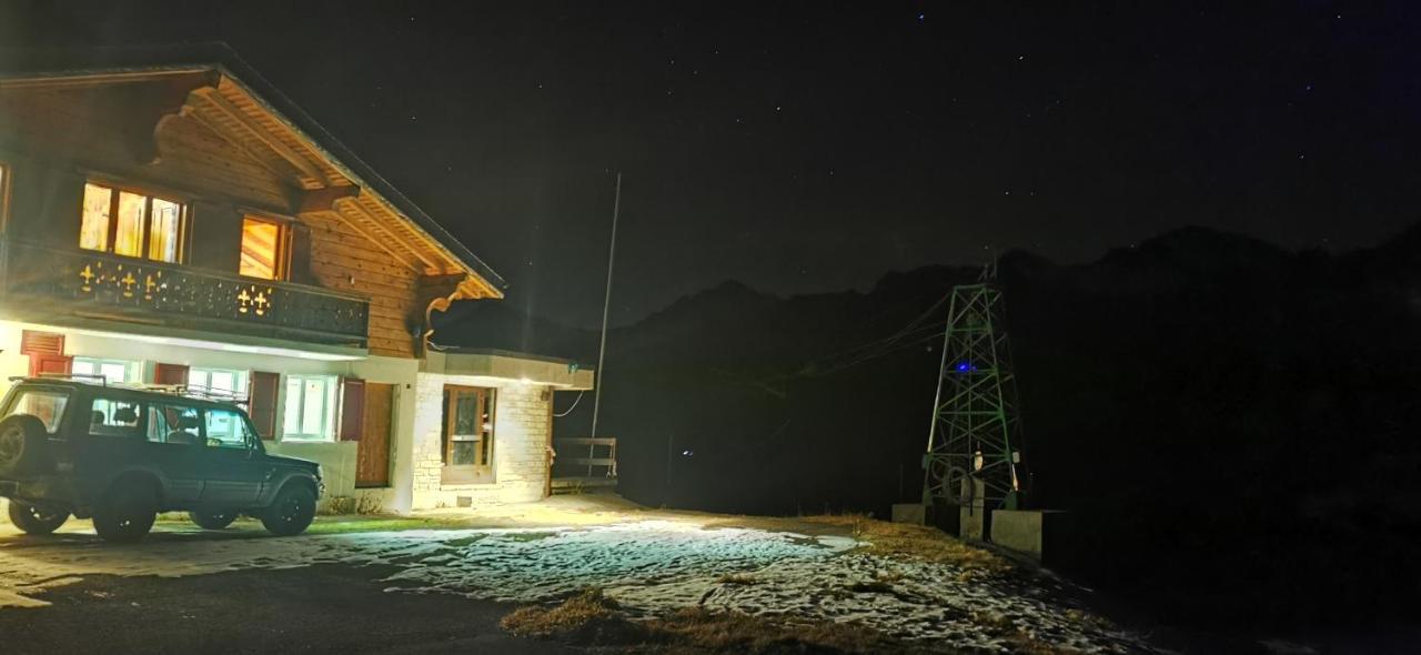 Refuge Le Chaudron Restaurants Lounge & Bar Hotel Champery Exterior photo